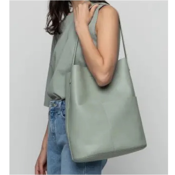 OAK + FORT Handbags - OAK + FORT The City Tote Bag in Sage